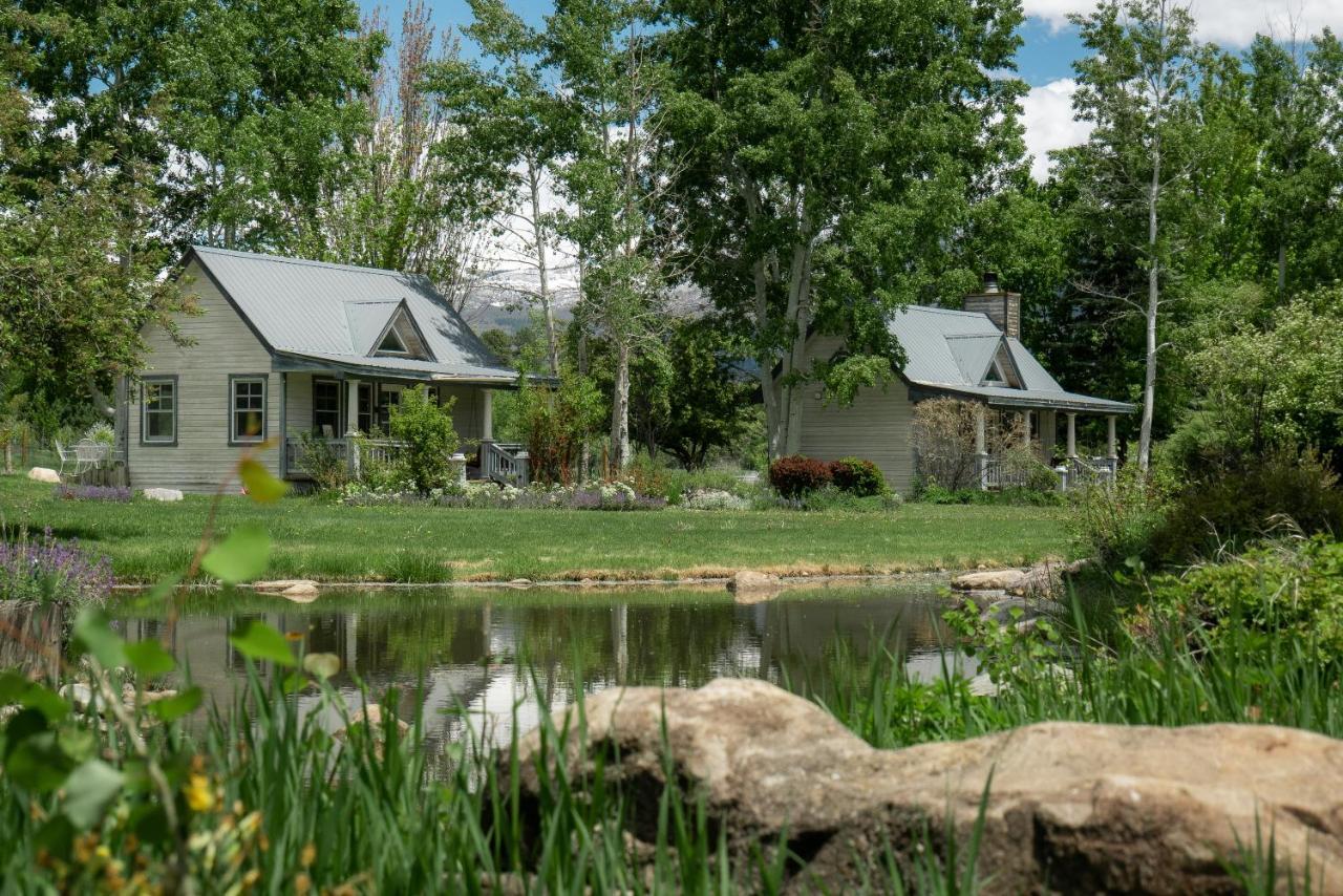 Apple Orchard Inn Hermosa Exterior photo