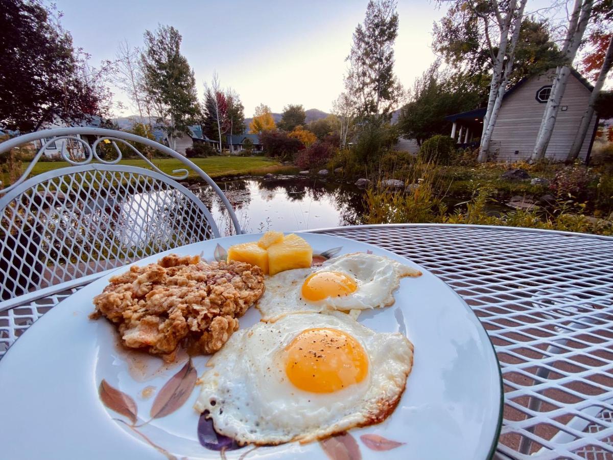 Apple Orchard Inn Hermosa Exterior photo