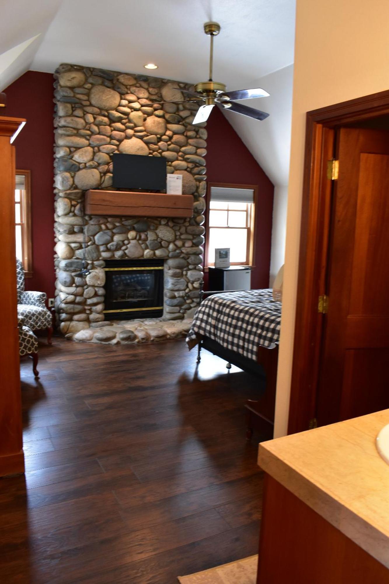 Apple Orchard Inn Hermosa Room photo