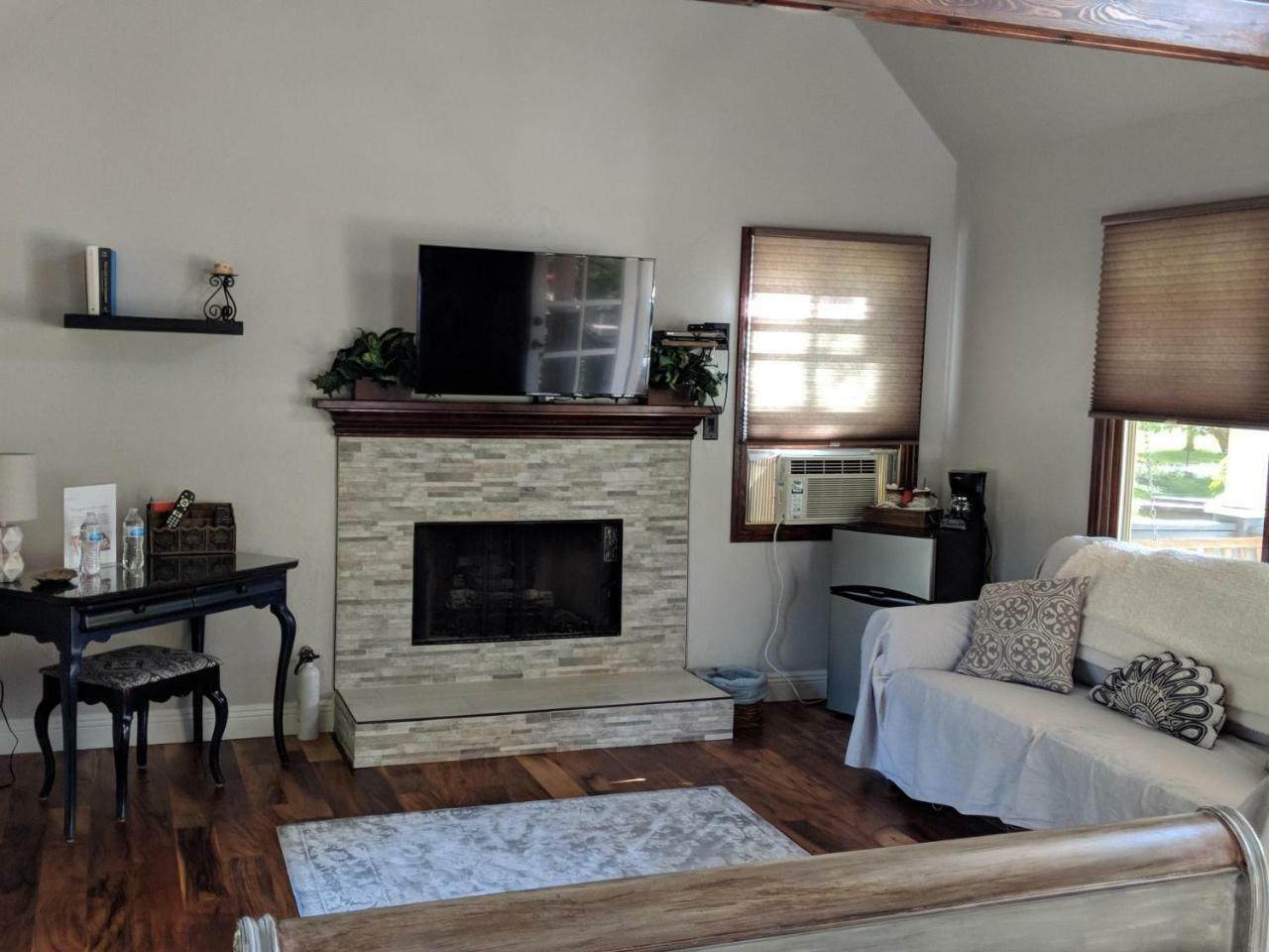 Apple Orchard Inn Hermosa Room photo