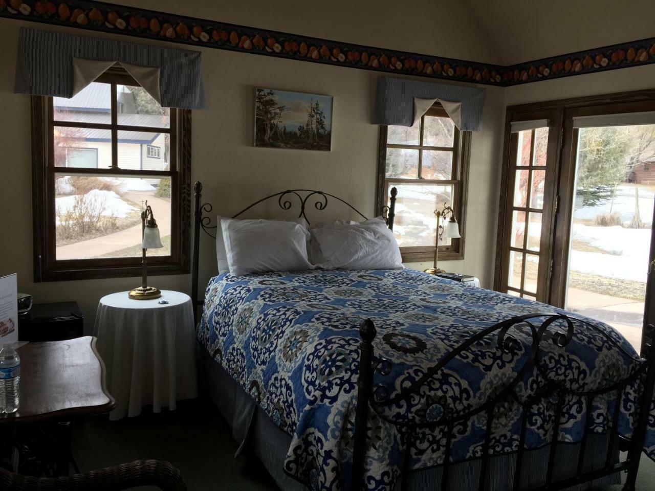 Apple Orchard Inn Hermosa Room photo