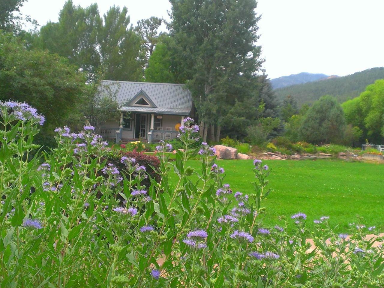Apple Orchard Inn Hermosa Exterior photo