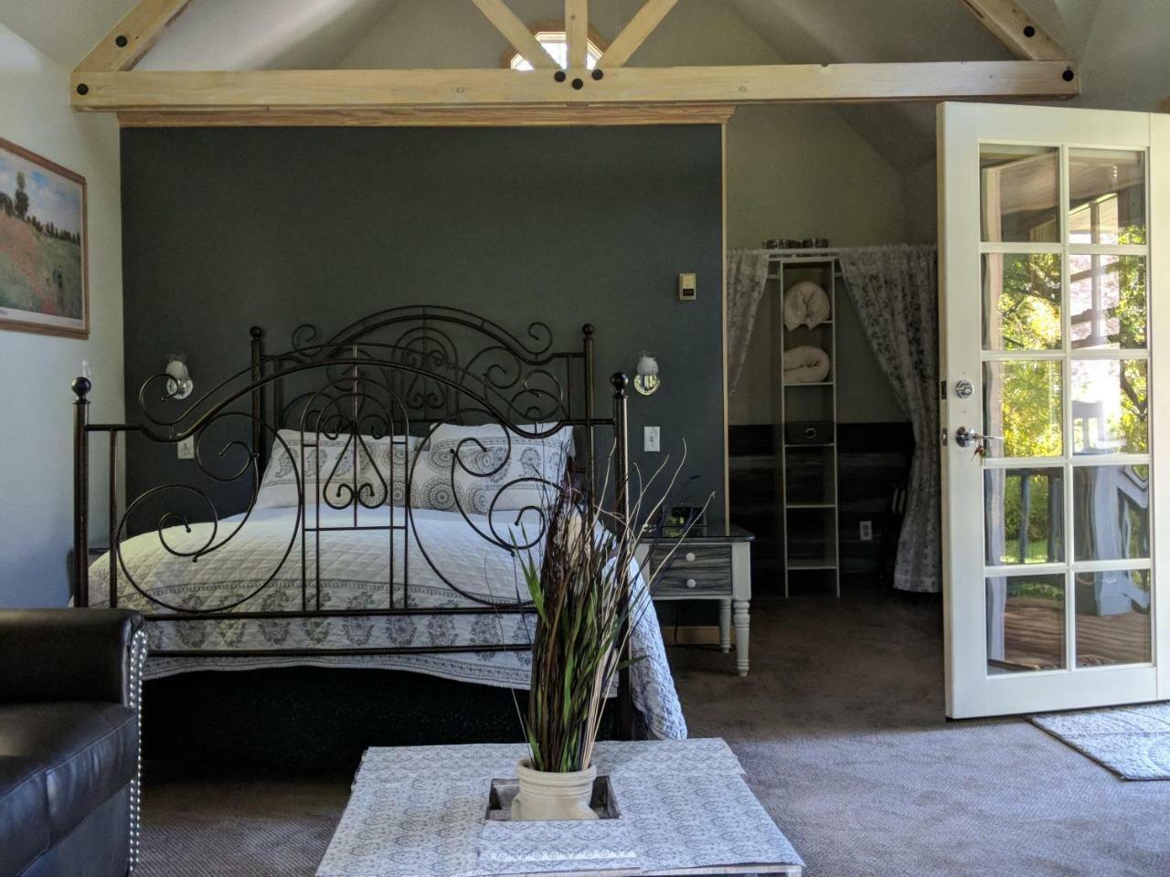 Apple Orchard Inn Hermosa Room photo